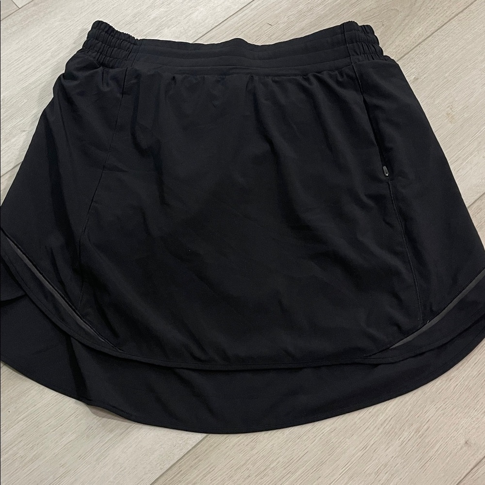 Lululemon Hotty hot skirt - Picture 2 of 5
